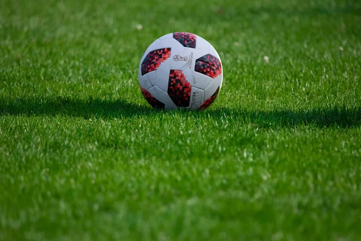 澳门世界杯：公园大妈打法，64岁选手吓袁嘉楠一跳，球拍异形｜火博体育官网（配图示意）